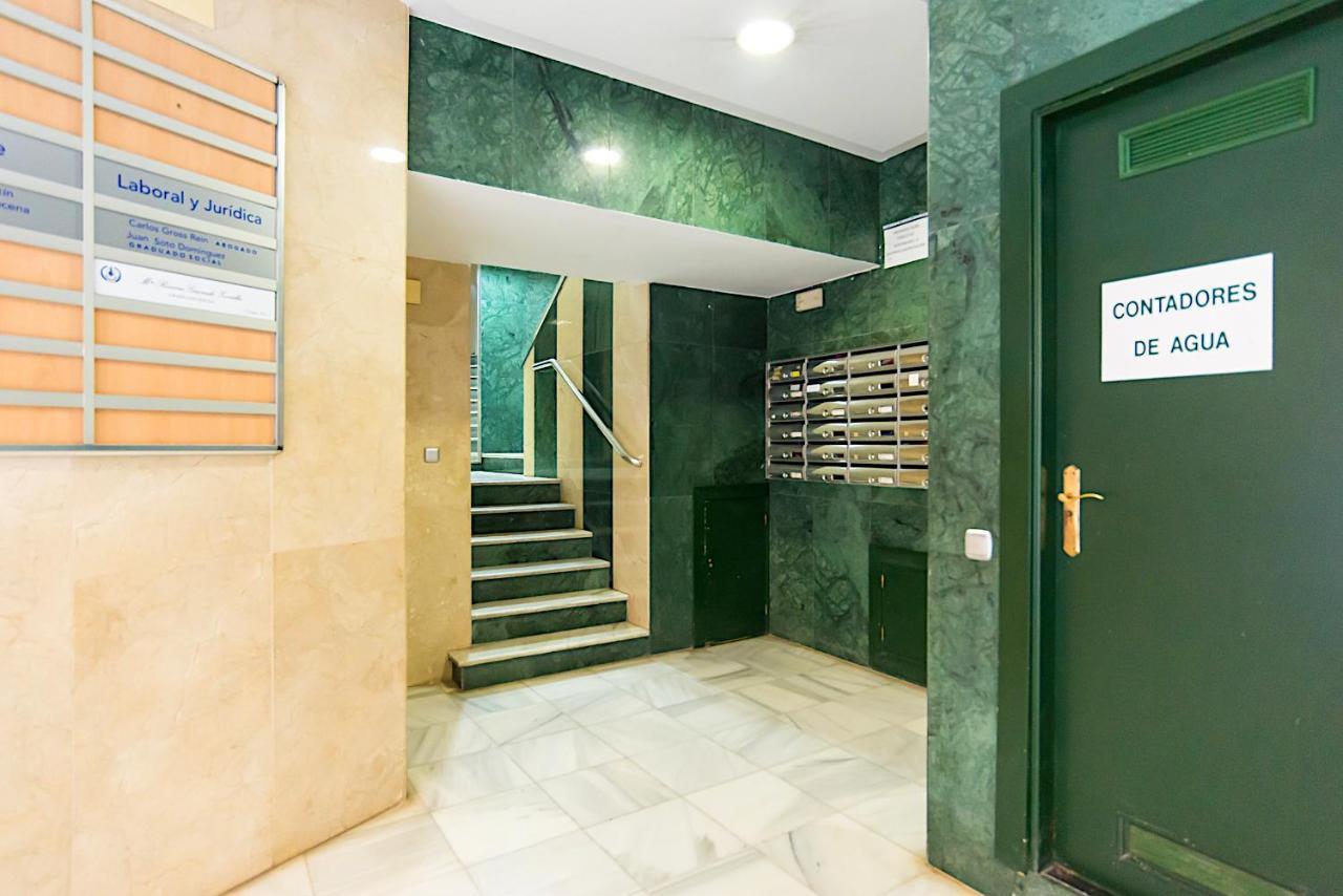 Rooms Young People Only, Soho Citycenter Малага Екстериор снимка